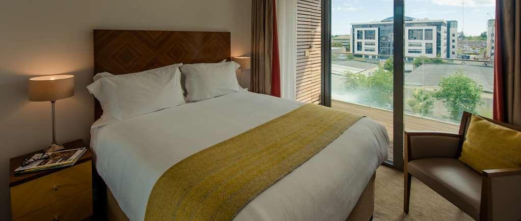 Premier Suites Dublin, Sandyford Room photo